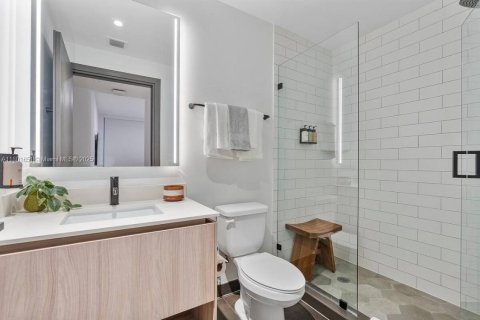 Condominio en alquiler en Miami, Florida, 2 dormitorios, 111.67 m2 № 1748415 - foto 16