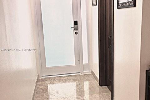 Townhouse in Sunny Isles Beach, Florida 3 bedrooms, 210.42 sq.m. № 1872622 - photo 3