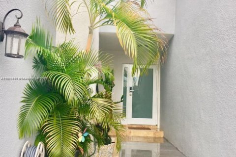 Townhouse in Sunny Isles Beach, Florida 3 bedrooms, 210.42 sq.m. № 1872622 - photo 16