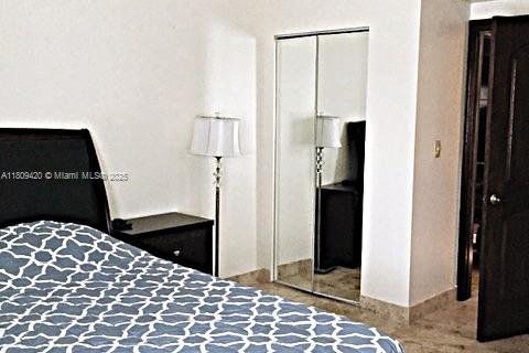 Townhouse in Sunny Isles Beach, Florida 3 bedrooms, 210.42 sq.m. № 1872622 - photo 13