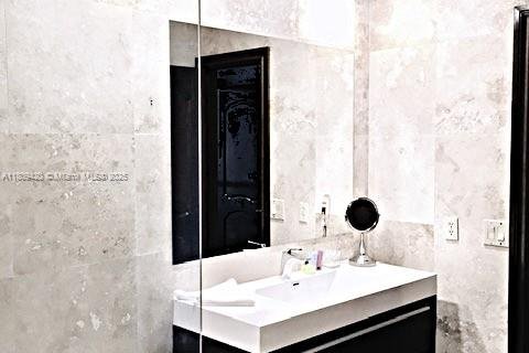 Townhouse in Sunny Isles Beach, Florida 3 bedrooms, 210.42 sq.m. № 1872622 - photo 8