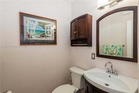 House in Cutler Bay, Florida 3 bedrooms, 145.39 sq.m. № 1779723 - photo 16