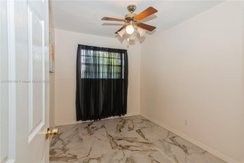 House in Cutler Bay, Florida 3 bedrooms, 145.39 sq.m. № 1779723 - photo 17