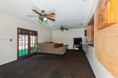 House in Cutler Bay, Florida 3 bedrooms, 145.39 sq.m. № 1779723 - photo 14