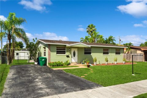 House in Cutler Bay, Florida 3 bedrooms, 145.39 sq.m. № 1779723 - photo 4