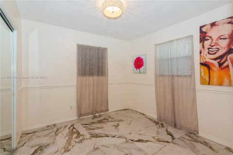 House in Cutler Bay, Florida 3 bedrooms, 145.39 sq.m. № 1779723 - photo 19