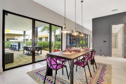 Купить виллу или дом в Уэстон, Флорида 5 спален, 498.7м2, № 1954242 - фото 25