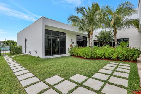 Купить виллу или дом в Уэстон, Флорида 5 спален, 498.7м2, № 1954242 - фото 4