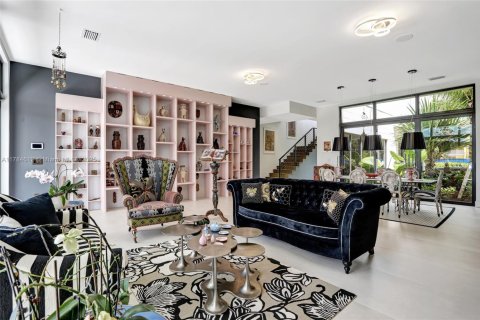 Купить виллу или дом в Уэстон, Флорида 5 спален, 498.7м2, № 1954242 - фото 8