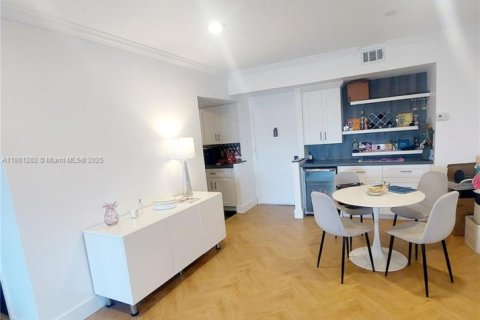 Купить кондоминиум в Холливуд, Флорида 1 спальня, 78.41м2, № 1891422 - фото 28