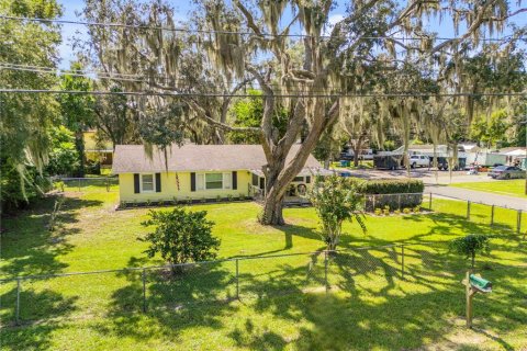 House in DeLand, Florida 3 bedrooms, 114.27 sq.m. № 2375465