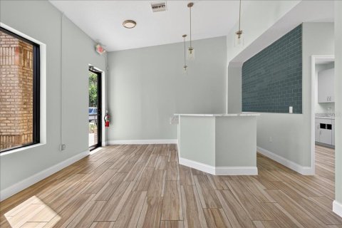 Immobilier commercial à louer à Palm Coast, Floride: 146.6 m2 № 2142413 - photo 8