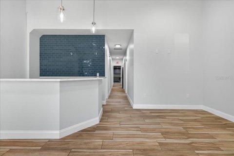 Immobilier commercial à louer à Palm Coast, Floride: 146.6 m2 № 2142413 - photo 2