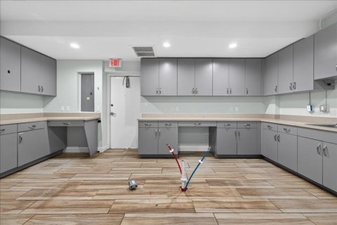 Immobilier commercial à louer à Palm Coast, Floride: 146.6 m2 № 2142413 - photo 3