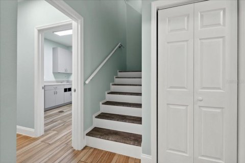 Immobilier commercial à louer à Palm Coast, Floride: 146.6 m2 № 2142413 - photo 6