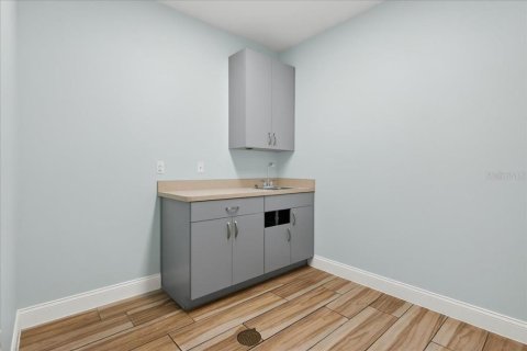 Immobilier commercial à louer à Palm Coast, Floride: 146.6 m2 № 2142413 - photo 12