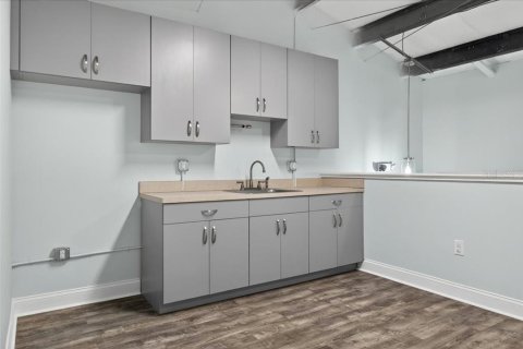 Immobilier commercial à louer à Palm Coast, Floride: 146.6 m2 № 2142413 - photo 18