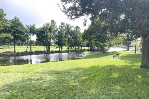 Condominio en venta en Sunrise, Florida, 2 dormitorios, 98.94 m2 № 1880319 - foto 29