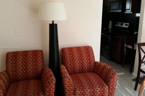 Commercial property in Hollywood, Florida 188.41 sq.m. № 1895604 - photo 24