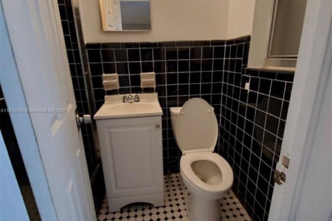 Commercial property in Hollywood, Florida 188.41 sq.m. № 1895604 - photo 17