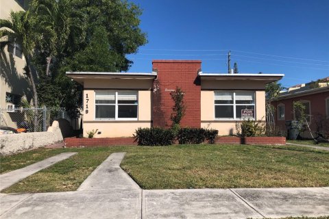 Commercial property in Hollywood, Florida 188.41 sq.m. № 1895604 - photo 1