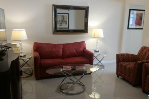 Commercial property in Hollywood, Florida 188.41 sq.m. № 1895604 - photo 28