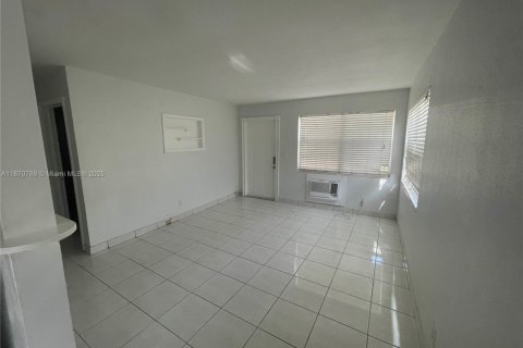 Commercial property in Hollywood, Florida 188.41 sq.m. № 1895604 - photo 12