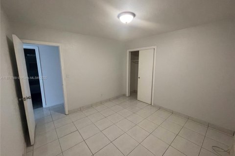 Commercial property in Hollywood, Florida 188.41 sq.m. № 1895604 - photo 13