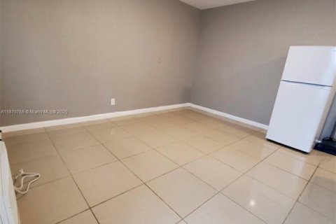 Commercial property in Hollywood, Florida 188.41 sq.m. № 1895604 - photo 23