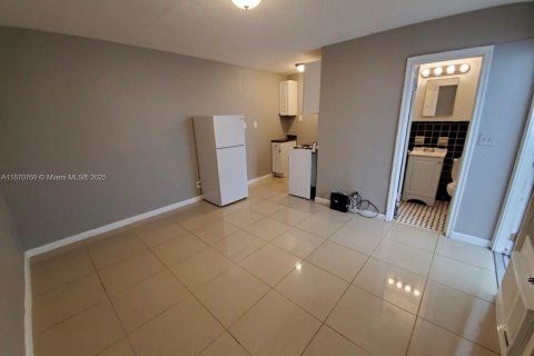 Commercial property in Hollywood, Florida 188.41 sq.m. № 1895604 - photo 22