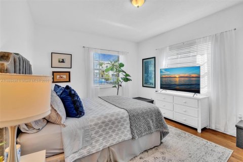 Casa en venta en Miami Beach, Florida, 7 dormitorios, 282.52 m2 № 1952132 - foto 11