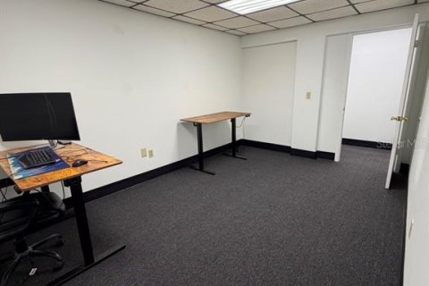 Immobilier commercial à louer à Tampa, Floride: 162.86 m2 № 2291784 - photo 4