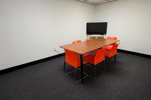 Immobilier commercial à louer à Tampa, Floride: 162.86 m2 № 2291784 - photo 8