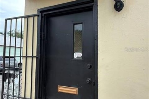 Immobilier commercial à louer à Tampa, Floride: 162.86 m2 № 2291784 - photo 2