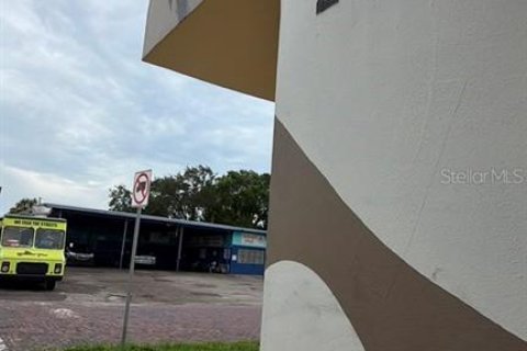 Immobilier commercial à Tampa, Floride 162.86 m2 № 2291784