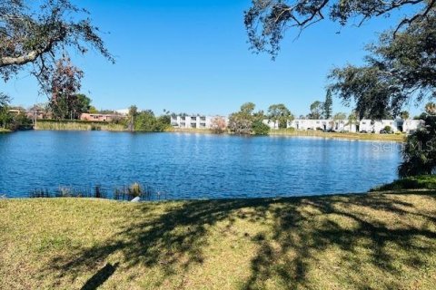 Condo in Clearwater, Florida, 2 bedrooms № 2216228 - photo 8