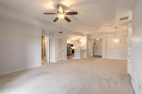 Condo in New Smyrna Beach, Florida, 2 bedrooms  № 2131172 - photo 3