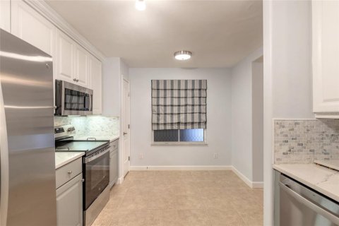 Condo in New Smyrna Beach, Florida, 2 bedrooms  № 2131172 - photo 10