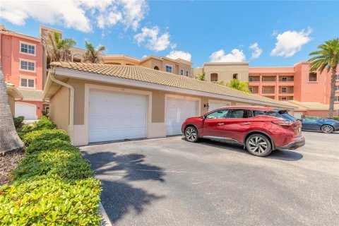 Condo in New Smyrna Beach, Florida, 2 bedrooms  № 2131172 - photo 17