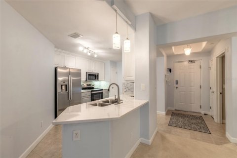 Condo in New Smyrna Beach, Florida, 2 bedrooms  № 2131172 - photo 8