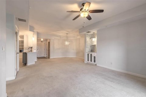 Condo in New Smyrna Beach, Florida, 2 bedrooms  № 2131172 - photo 30