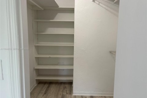 Copropriété à louer à Key Biscayne, Floride: 2 chambres, 110.27 m2 № 2000160 - photo 8