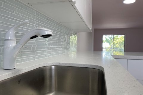 Copropriété à louer à Key Biscayne, Floride: 2 chambres, 110.27 m2 № 2000160 - photo 6