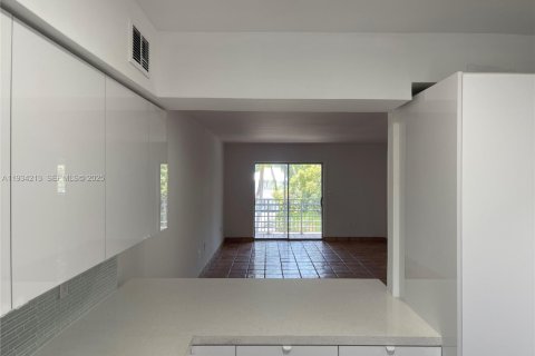 Copropriété à louer à Key Biscayne, Floride: 2 chambres, 110.27 m2 № 2000160 - photo 9