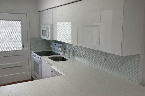 Copropriété à louer à Key Biscayne, Floride: 2 chambres, 110.27 m2 № 2000160 - photo 5