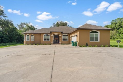 Villa ou maison à Archer, Floride 3 chambres, 323.11 m2 № 2314279