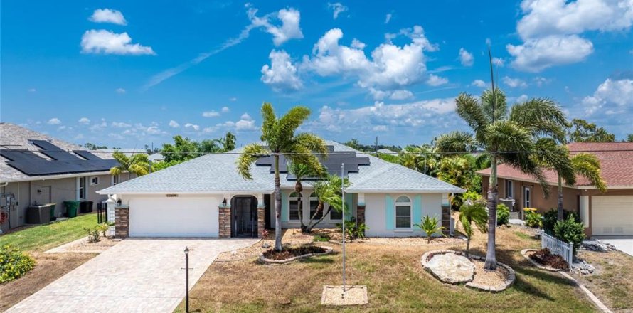 Casa en Port Charlotte, Florida 4 dormitorios, 251.11 m2 № 1449822