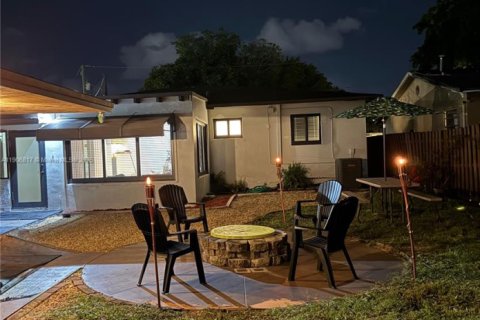 Снять в аренду виллу или дом в Халландейл-Бич, Флорида 2 спальни, 144.93м2, № 1963283 - фото 21