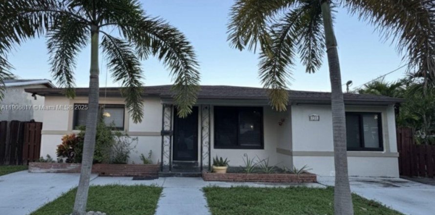 Дом в Халландейл-Бич, Флорида 2 спальни, 144.93м2 № 1963283