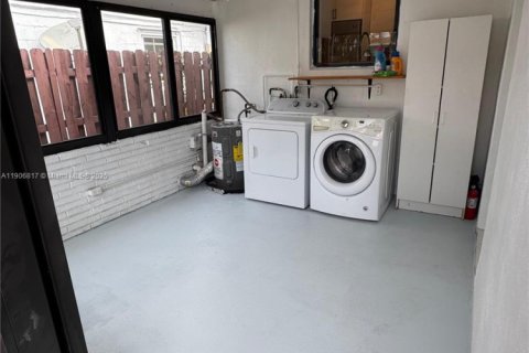 Снять в аренду виллу или дом в Халландейл-Бич, Флорида 2 спальни, 144.93м2, № 1963283 - фото 27